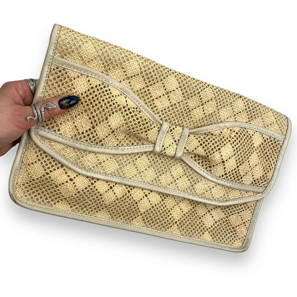 1970's large bow raffia straw and leather wristlet bag - Picture 13 of 13